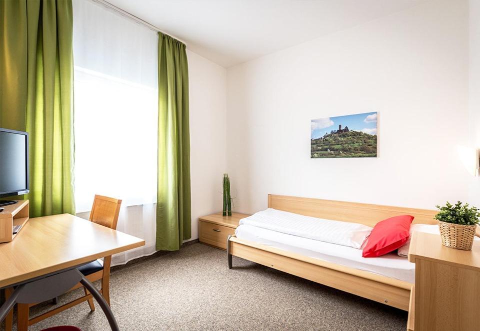 Biebertal Hotel An Der Burg מראה חיצוני תמונה